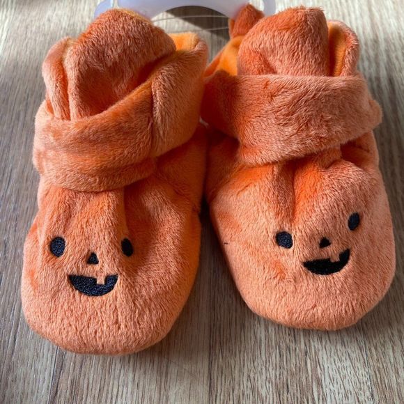 Cat & Jack Other - Cat & Jack Baby Pumpkin Bootie Slippers